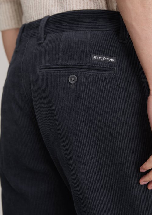 Corduroy trousers model Osby pleats tapered — Dark Navy