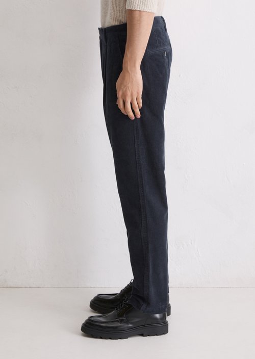 Corduroy trousers model Osby pleats tapered — Dark Navy