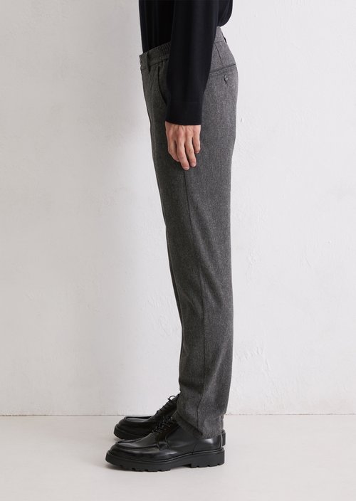 Chino model Stig shaped — Dark Grey