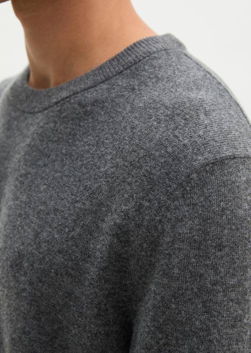 Sweater regular Graphic Grey Melange in detail view
