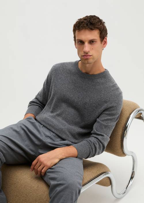 Sweater regular Graphic Grey Melange in front view