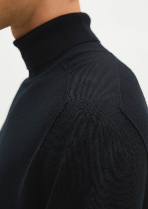 Regular turtleneck sweater — Black