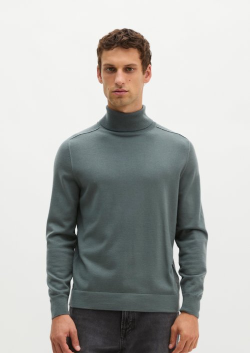 Regular turtleneck sweater — Skipping Stone