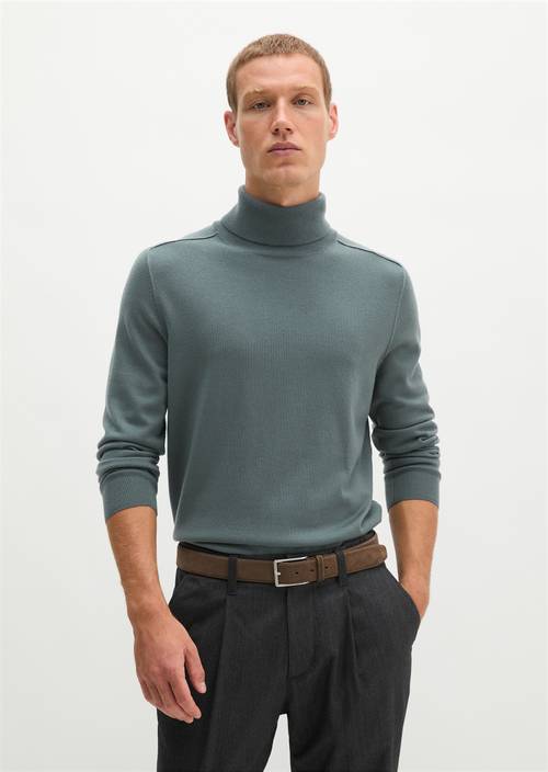 Regular turtleneck sweater Skipping Stone in front view