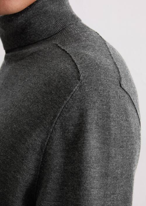 Regular turtleneck sweater Dark Grey Melange in detail view