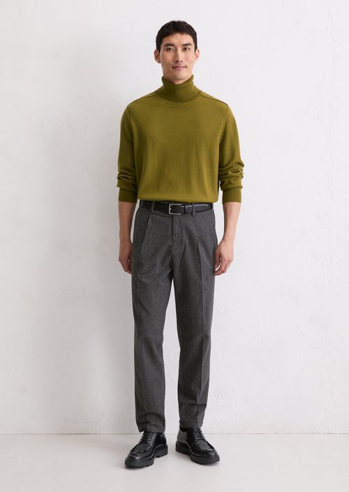 Regular turtleneck sweater — Green Mustard