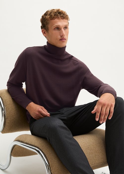 Regular turtleneck sweater — Deep Mullberry
