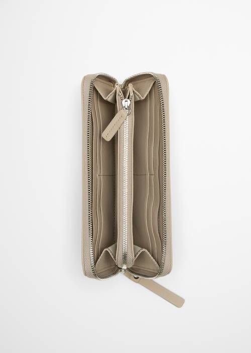 Purse Chalky Mauve shown opened