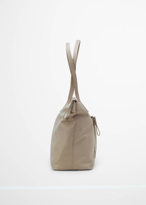 Shopper medium Chalky Mauve v bočním pohledu