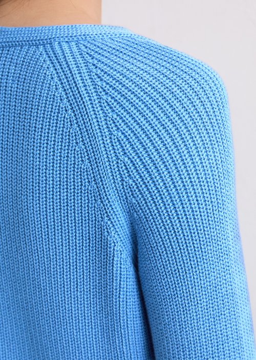 V-neck knitted sweater relaxed — Cloudless Blue