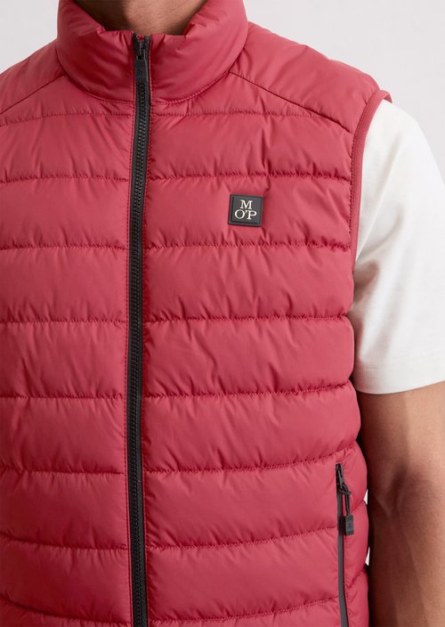 Regular quilted vest — Light Carmine