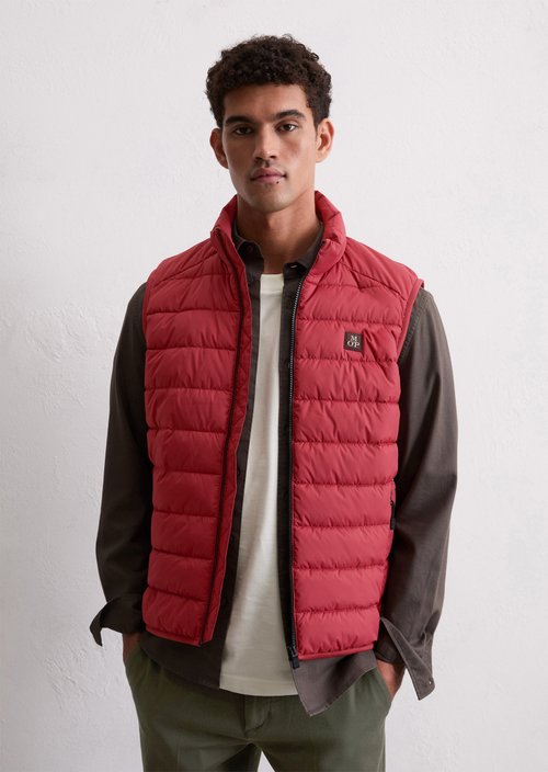Regular quilted vest — Light Carmine