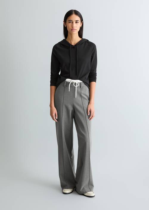 Kapuzen-Longsleeve relaxed Black in Frontalansicht