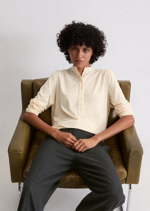 Relaxed jersey blouse — Chalky Sand