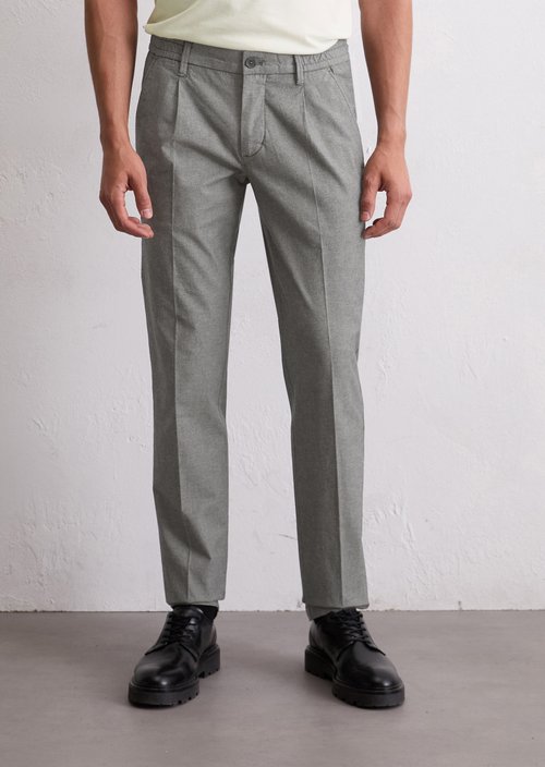 Chino Model Stig Jogger pleats shaped — Medium Grey