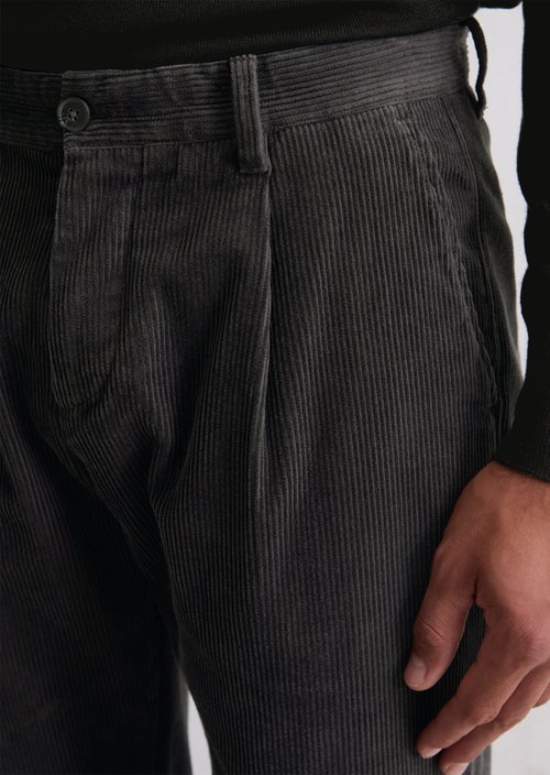 Corduroy trousers model Osby pleats tapered — Broken Graphite