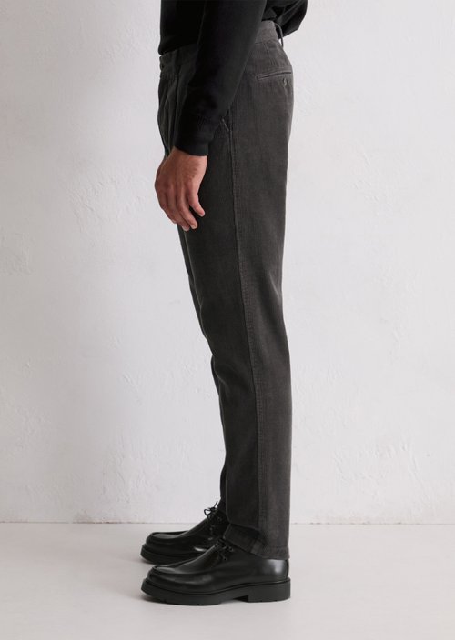 Corduroy trousers model Osby pleats tapered — Broken Graphite
