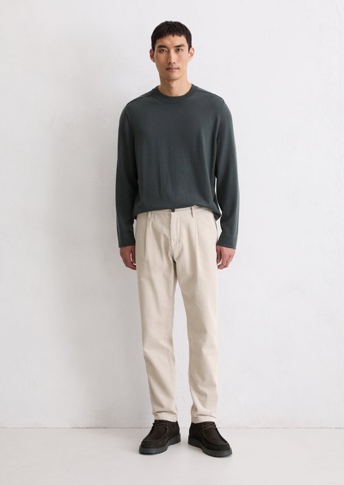Corduroy trousers model Osby pleats tapered — Grey Silk