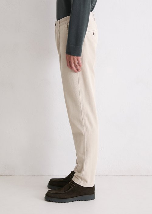Corduroy trousers model Osby pleats tapered — Grey Silk