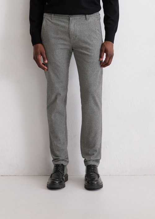 Chino model Stig shaped — Medium Grey