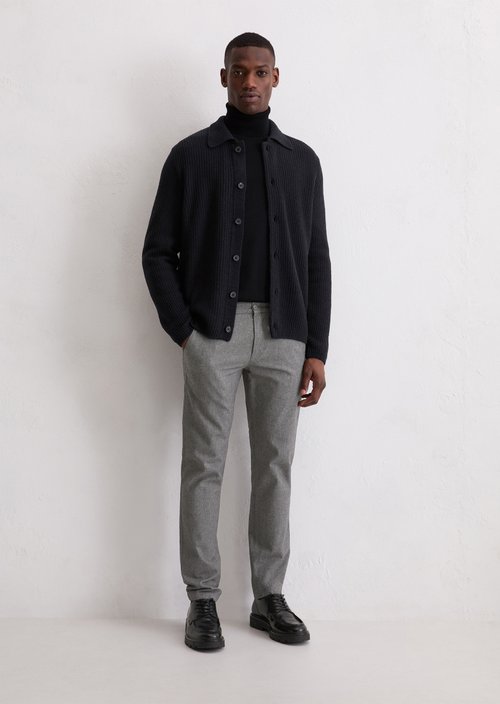 Chino model Stig shaped — Medium Grey