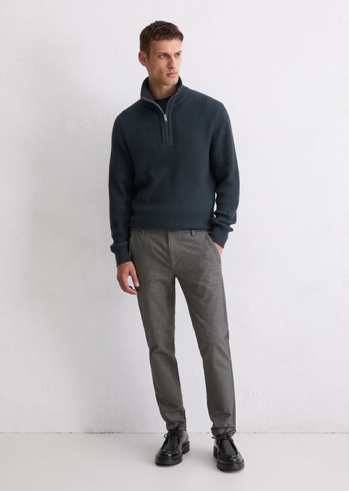 Chino model Stig shaped — Medium Grey