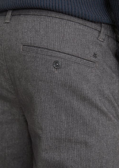 Chino model Stig shaped — Medium Grey