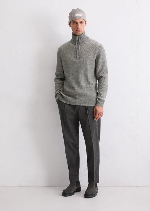 Troyer regular — Medium Grey