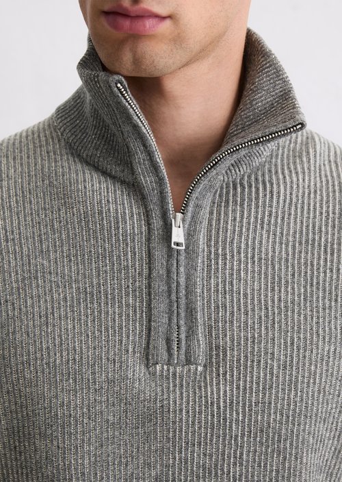 Troyer regular — Medium Grey