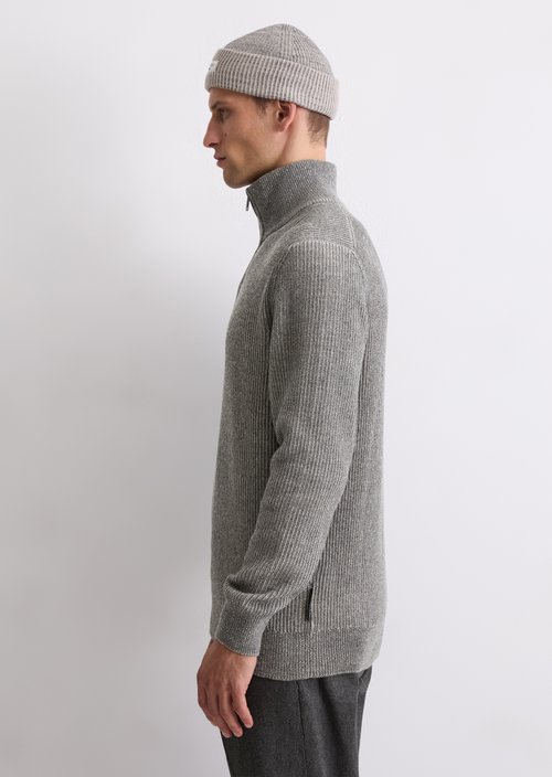 Troyer regular — Medium Grey