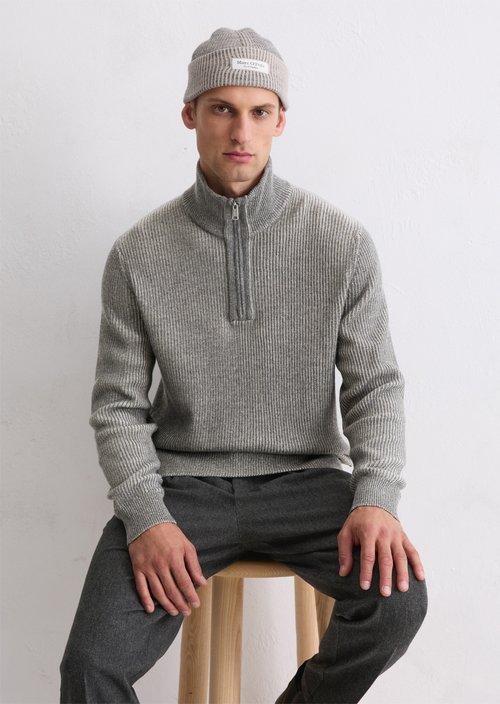 Troyer regular — Medium Grey