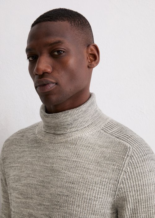Regular turtleneck sweater — Light Beige