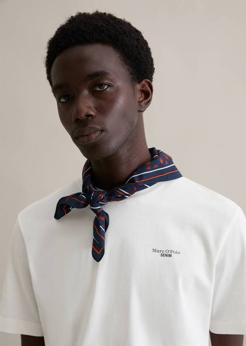 T-shirt regular Black in front view