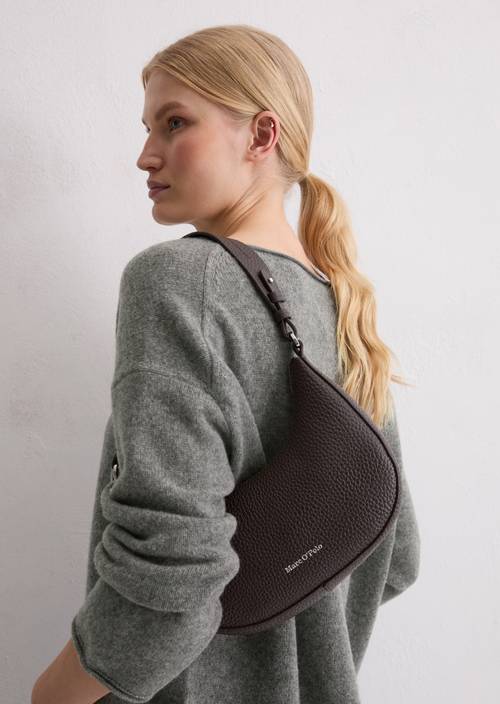 Shoulder bag medium Shaded Brown worn on model