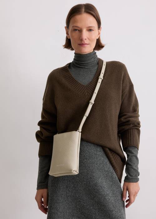 Smartphone case Chalky Mauve worn on model