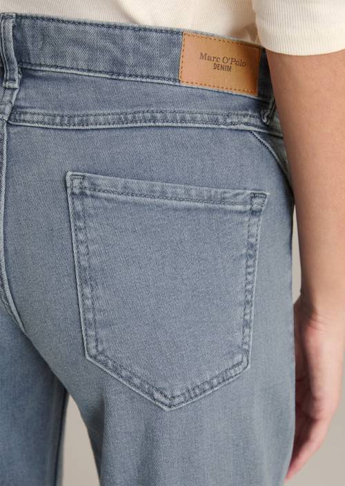 Jeans model Nella bootcut Light Grey in detail view