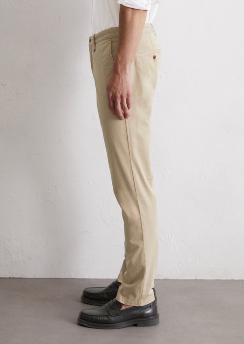 Chino model Malmö slim — Soybean