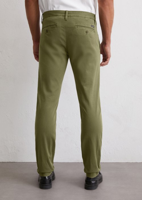 Chino model Stig shaped — Olive