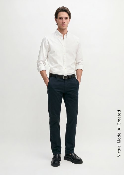 Chino model Stig shaped — Dark Navy
