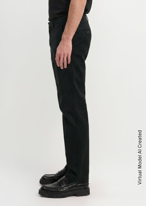 Chino model Osby tapered — Black