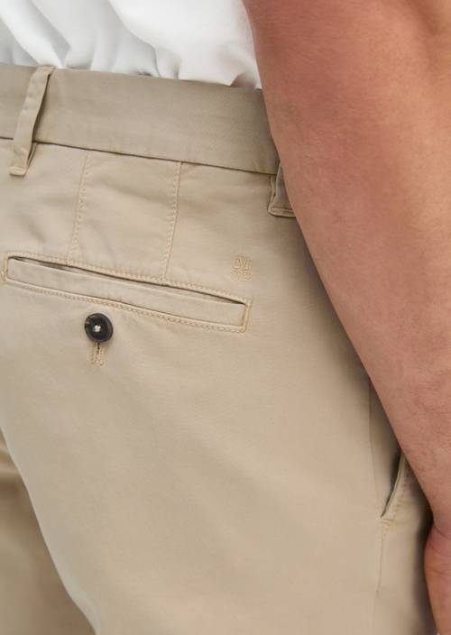 Chino model Osby tapered Pure Cashmere in detail view