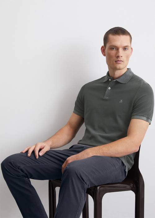 Polokošile ve tvaru piqué Light Graphite v předním pohledu