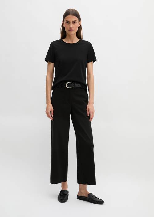 Regular round neck T-shirt Black in front view