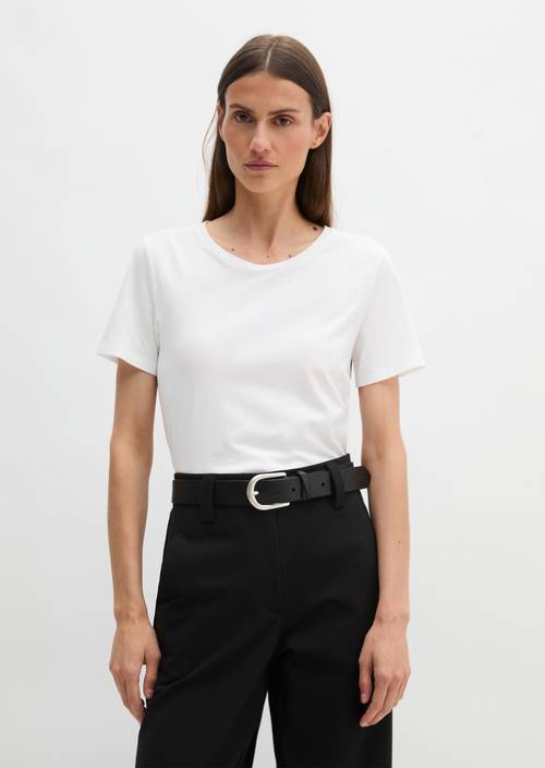 Regular round neck T-shirt White in front view