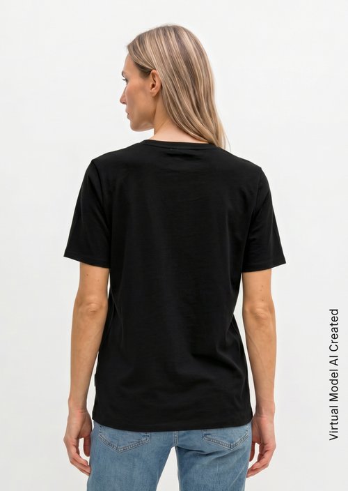 V-neck T-shirt, regular fit — Black