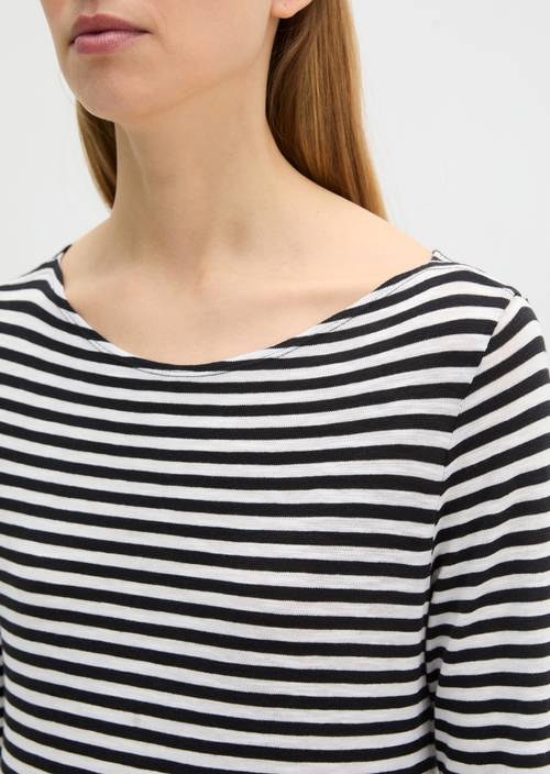 Longsleeve regular Black in detailaanzicht