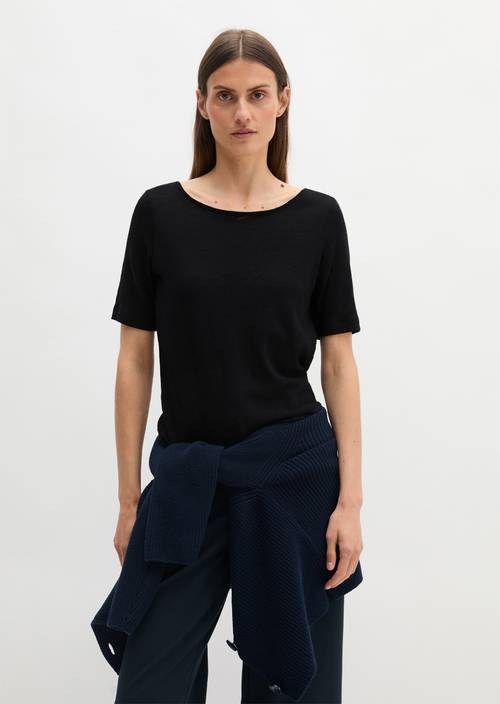 Pravidelné tričko ze žerzeje slub Black v předním pohledu