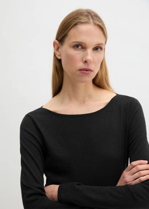 Longsleeve regular Black in front view