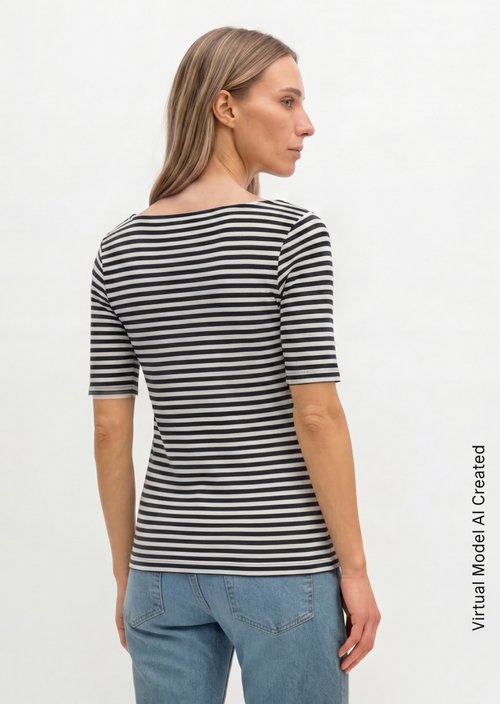 Striped T-shirt in a slim fit — Black