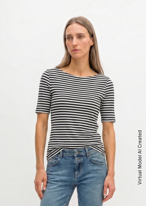 Striped T-shirt in a slim fit — Black